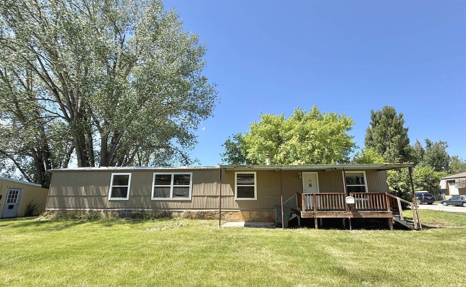 Property Photo: 706 Halbert Street WY 82839