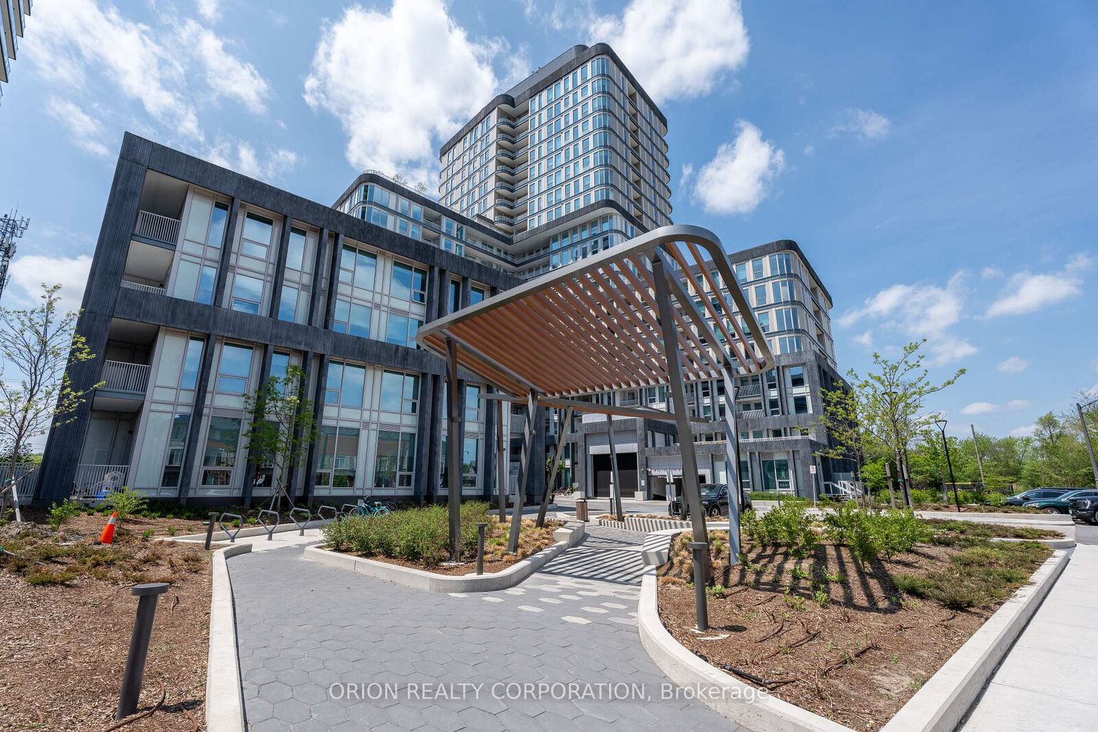 Property Photo: 3240 William Coltson Avenue 308 ON L6H 8C8