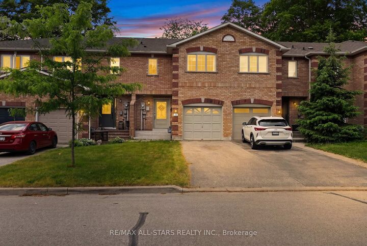 Property Photo: 18 Lancaster Court ON L4P 4A1