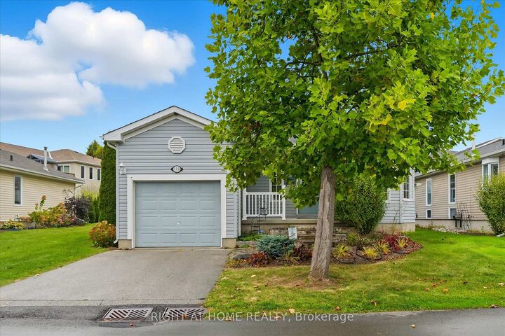 Property Photo: 111 Gracehill Crescent ON L8B 1A5