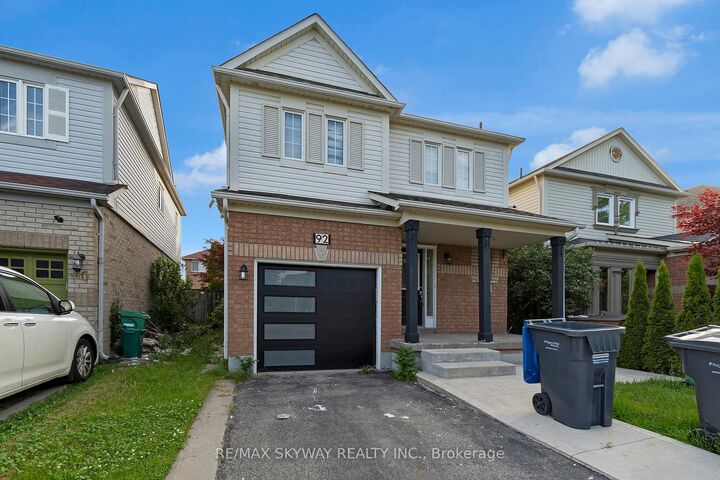 Property Photo: 92 Charleswood Circle ON L7A 1Z1