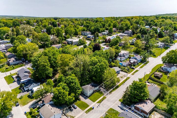 Property Photo: 679 Montreal Street ON L4R 1G5