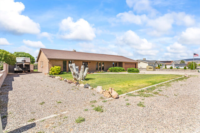 Property Photo: 54 W 100 N UT 84754