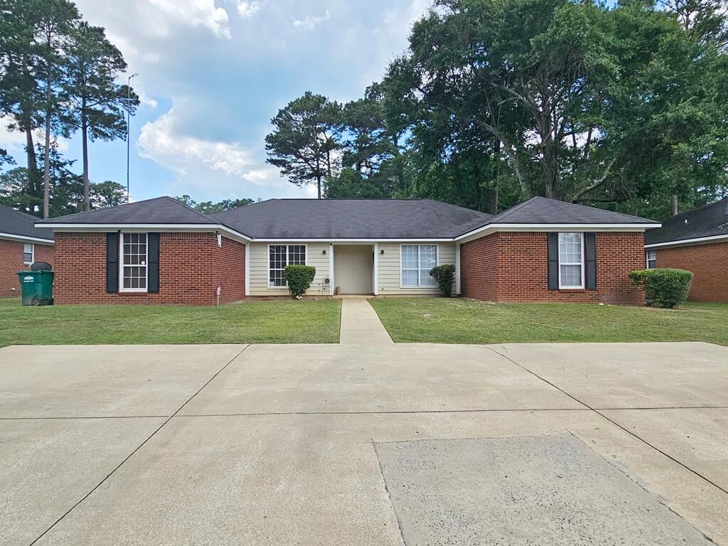 Property Photo:  1615 Whisperwood St  GA 31721 