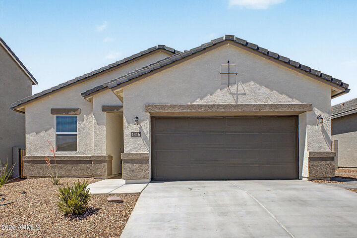 Property Photo:  1816 W Sombra Avenue  AZ 85120 