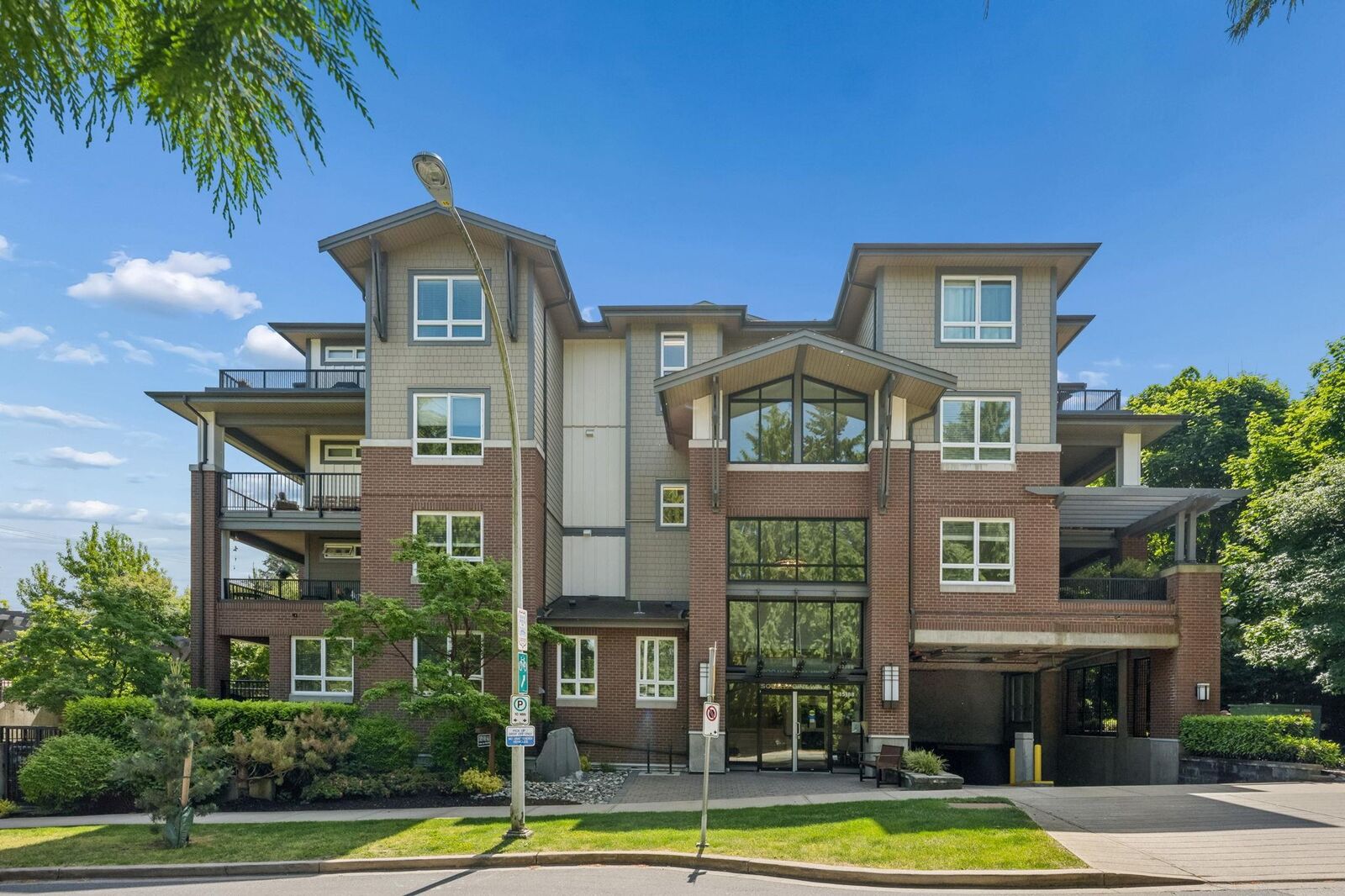 Property Photo: 15188 29A Avenue 102 BC V4P 1H1