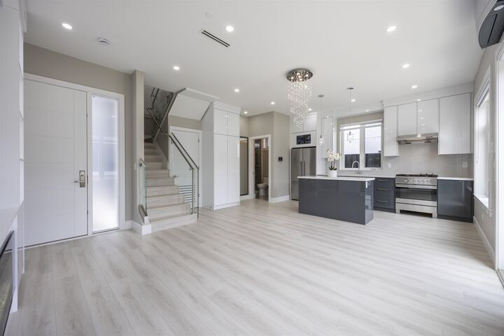 Property Photo: 5808 Lanark Street 2 BC V5P 2Y4