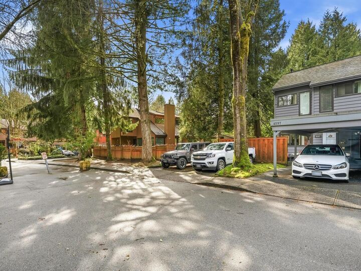 Property Photo: 4597 Elmgrove Drive BC V5G 3Y9