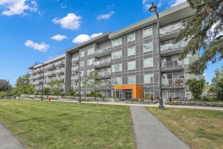10838 Whalley Boulevard 220 — photo 1