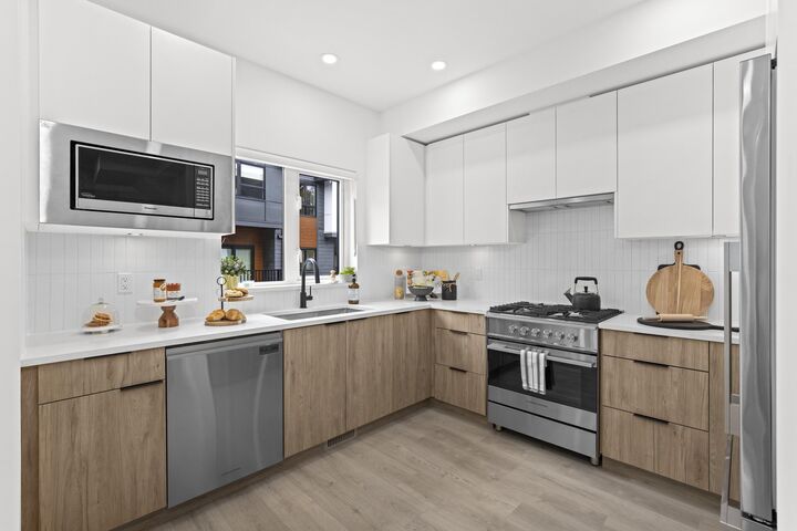 Property Photo:  1959 165A Street 18  BC V3Z 1K3 