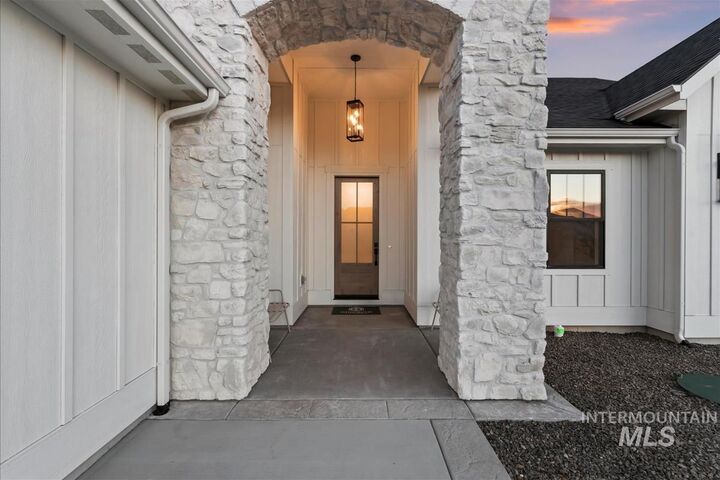 Property Photo:  6898 E Chicken Hawk Loop  ID 83686 