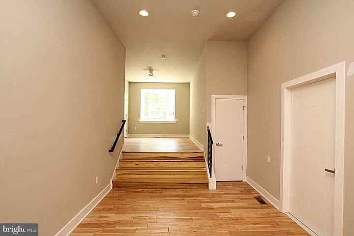Property Photo:  2701 W Girard Avenue 4  PA 19130 