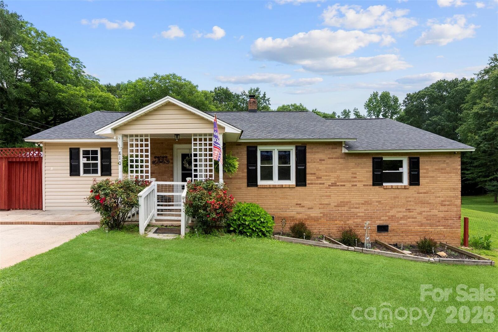 Property Photo:  810 Bradley Road  NC 28034 