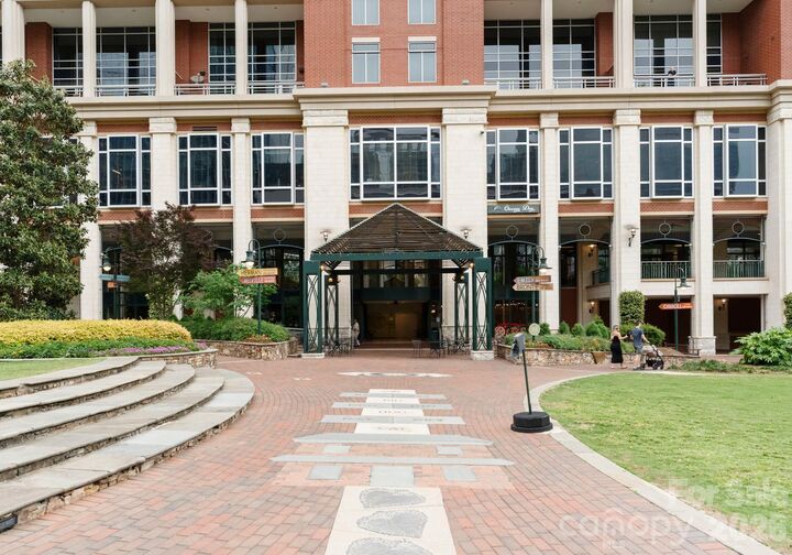 Property Photo: 435 S Tryon Street 904 NC 28202