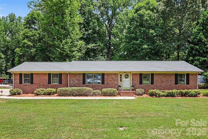 Property Photo: 9409 Wedgewood Drive NC 28078