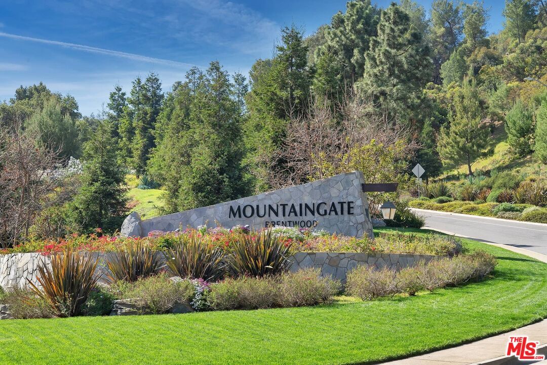 Property Photo: 12612 Promontory Rd CA 90049