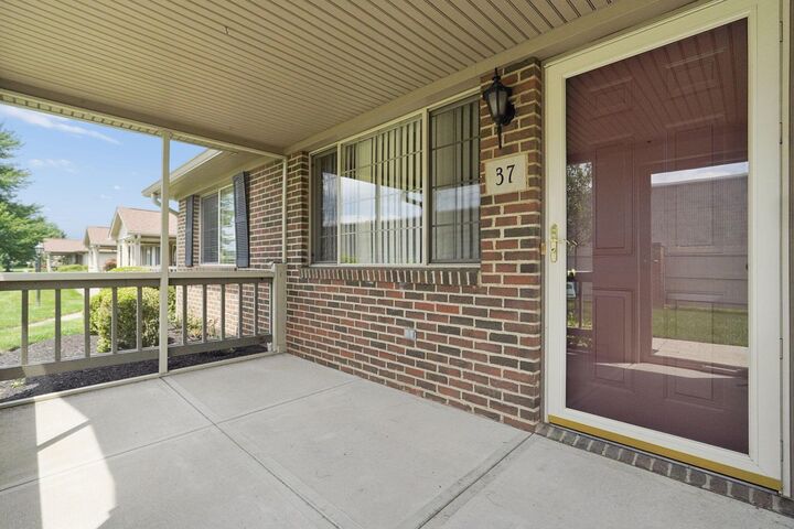 Property Photo:  37 Northpointe Lane  OH 43055 