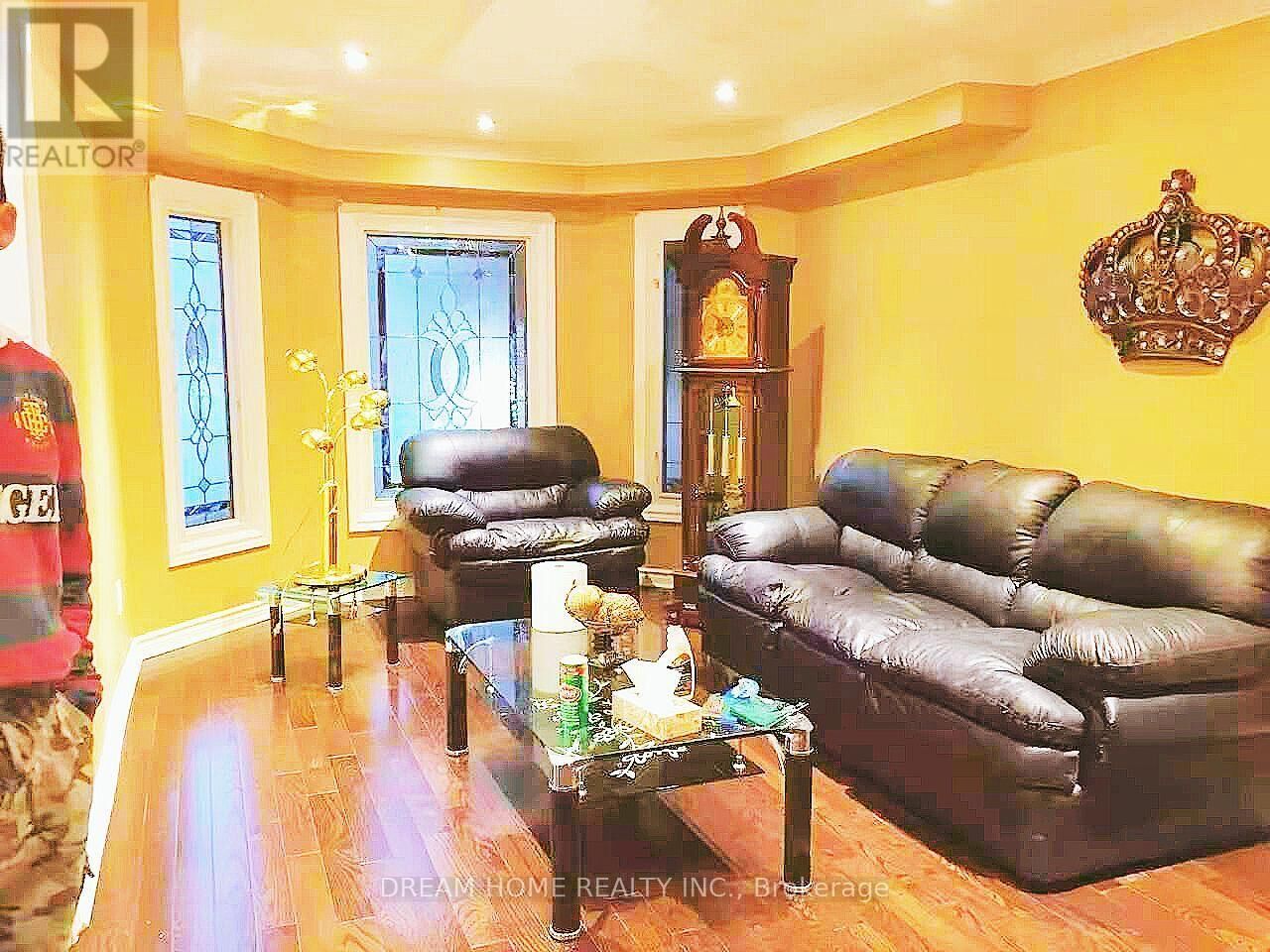Property Photo: 67 Cornell Crescent ON L3S 3H2