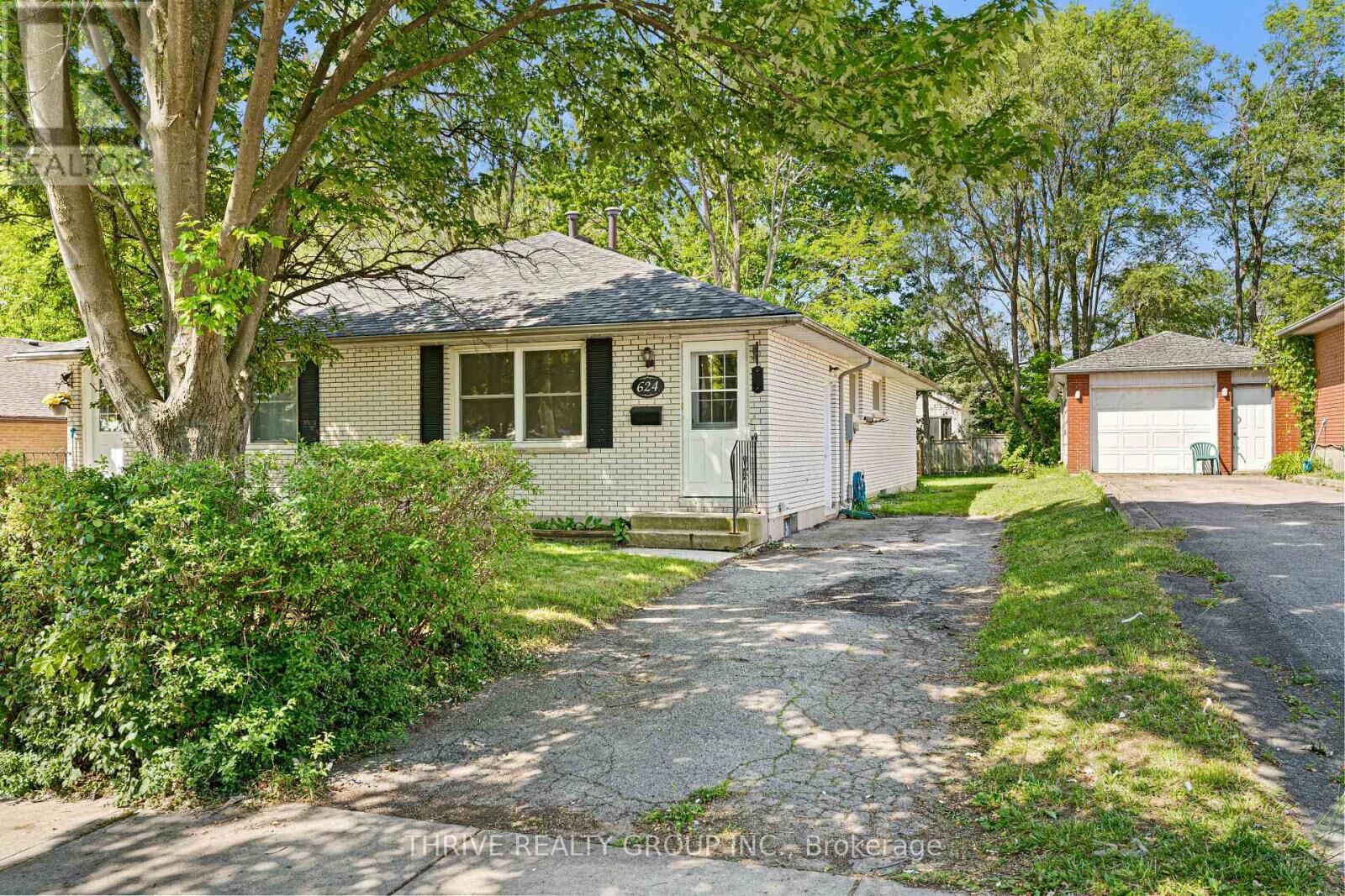Property Photo:  624 Mornington Avenue  ON N5Y 3G1 