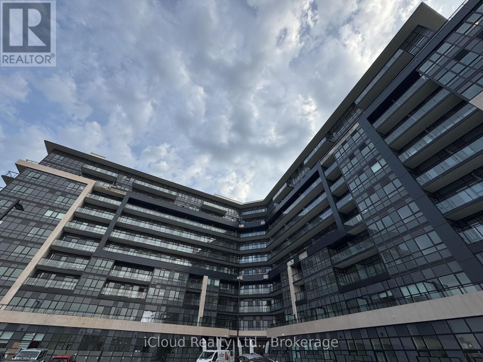 Property Photo: 395 Dundas Street West 417 ON L6M 5R8