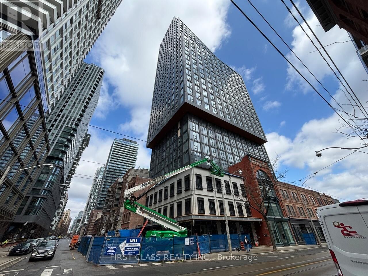 Property Photo:  100 Queen Street East 2209  ON M5C 0B5 