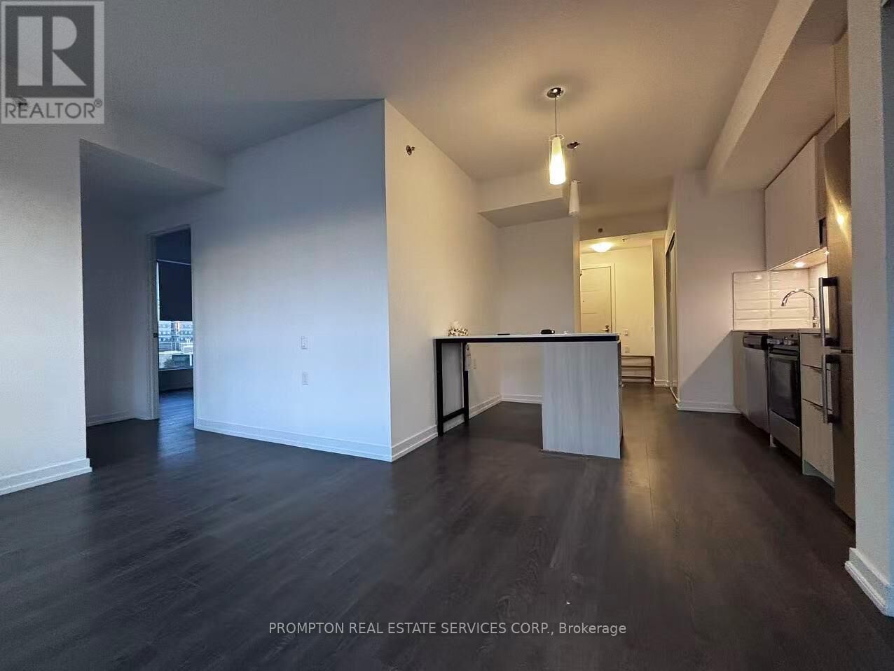 Property Photo:  203 College Street 906  ON M5T 1P9 