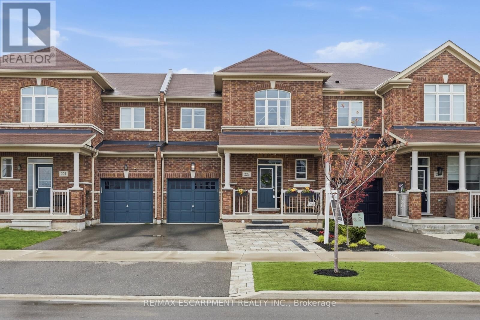 Property Photo:  223 Skinner Road  ON L8B 1X2 
