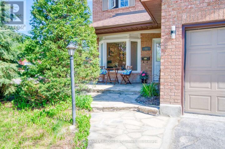 Property Photo:  54 Keys Way  ON K1G 4M8 
