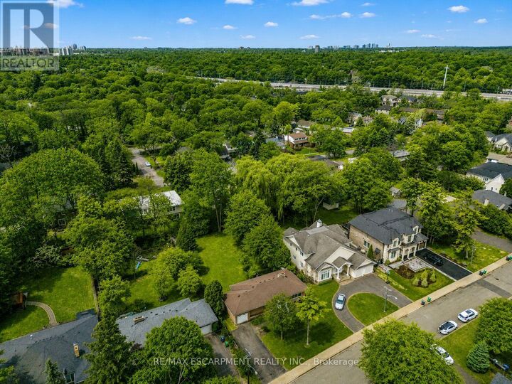 Property Photo: 1546 Lorne Wood Road ON L5H 3G3