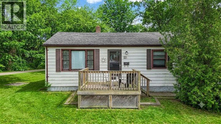 Property Photo:  11 Louisa Street  ON N7V 1V7 