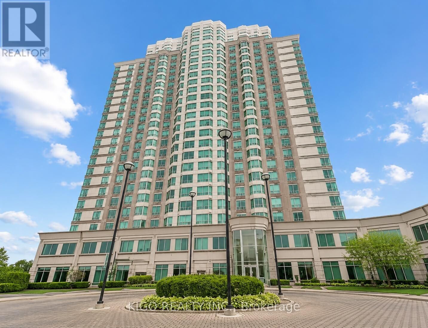 Property Photo:  11 Lee Centre Drive 2108  ON M1H 3J5 