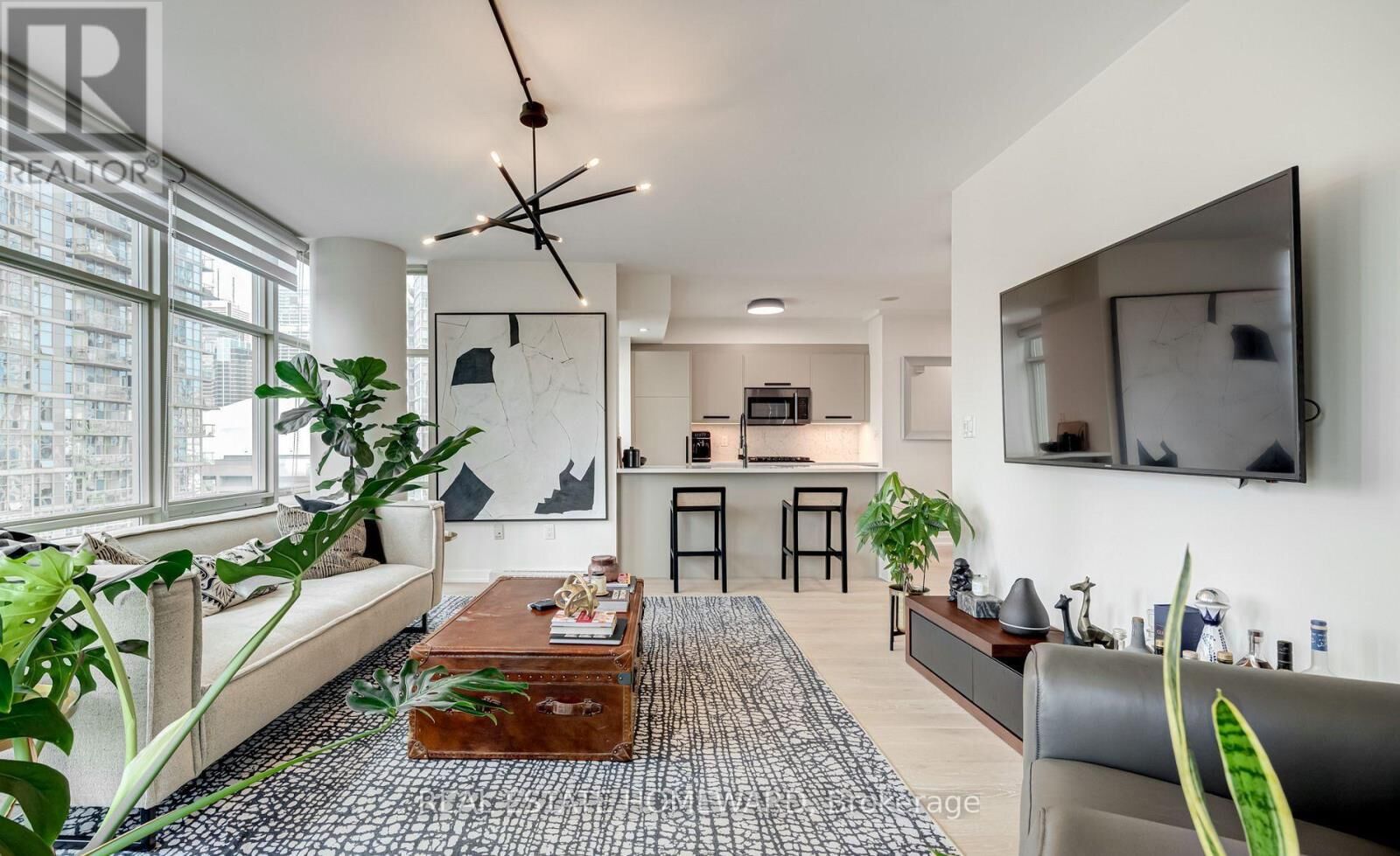 Property Photo:  35 Mariner Terrace 1903  ON M5V 3V9 