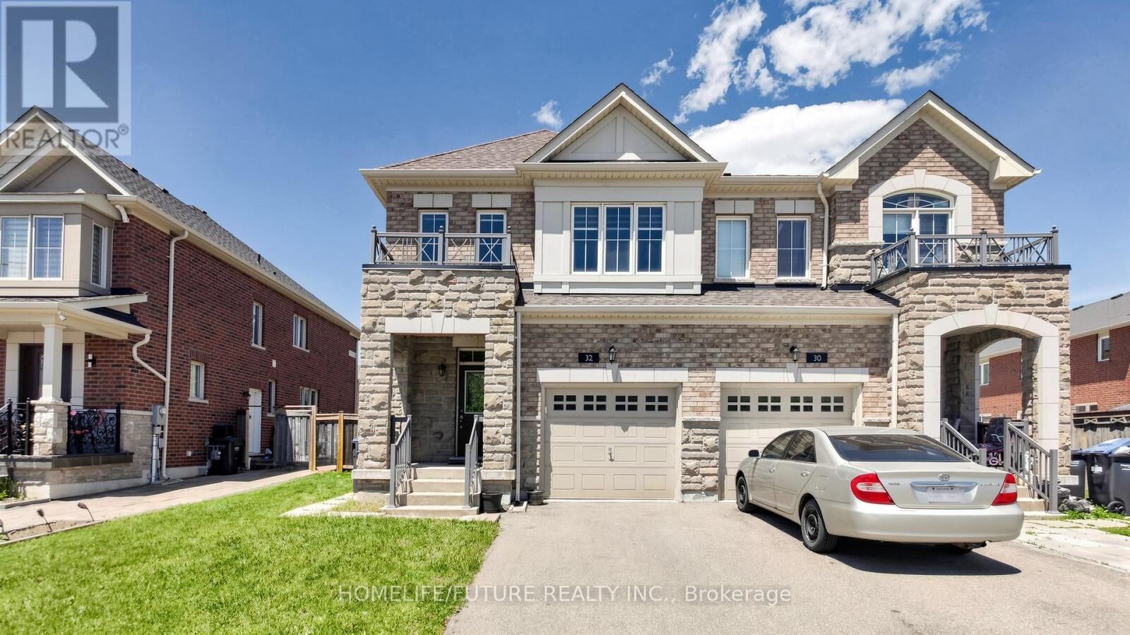 Property Photo: 32 Caliper Road ON L6P 3R2