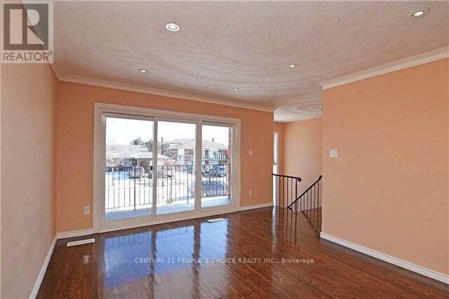 Property Photo: 7288 Sigsbee Drive ON L4T 4A2