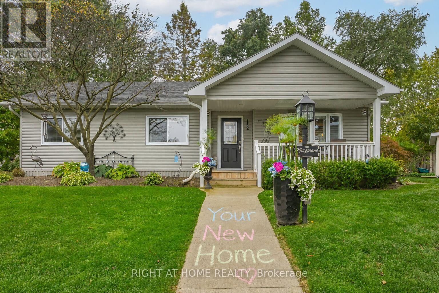 Property Photo: 162 Mississauga Place ON N0M 1T0