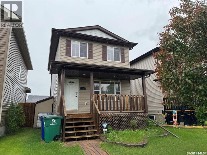 Property Photo: 122 Keedwell Street SK S7W 1B4