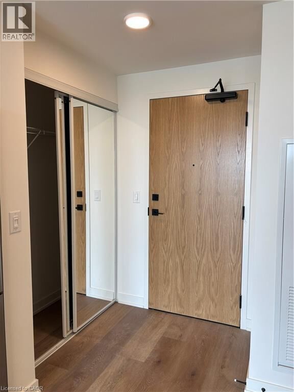 Property Photo:  33 Erie Avenue 1005  ON N3S 2E7 