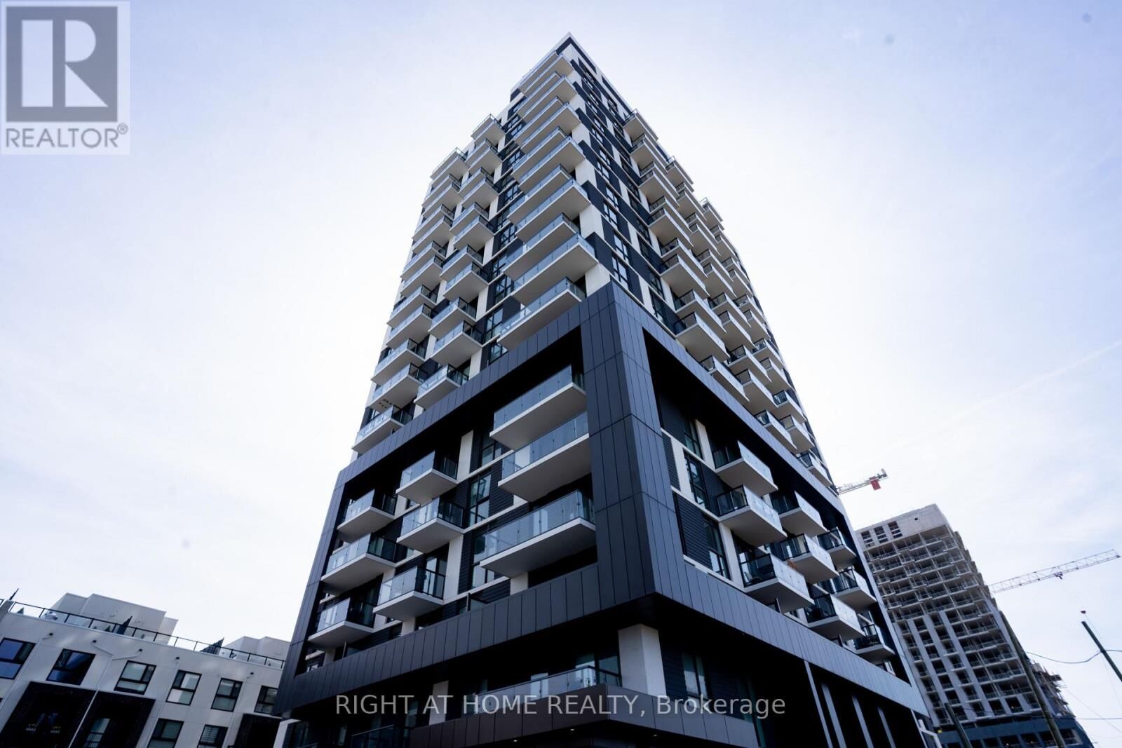 Property Photo: 335 Wheat Boom Drive 1711 ON L6H 7Y1