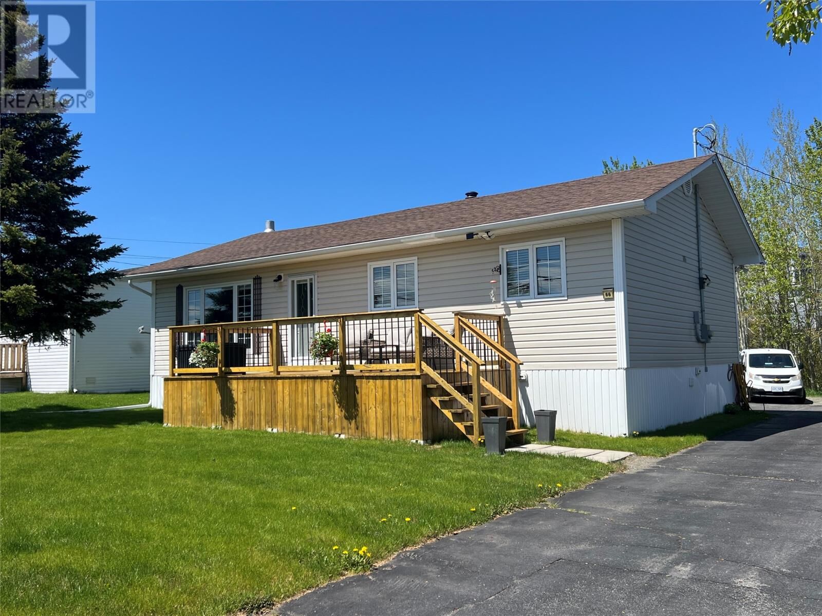 Property Photo:  66 Maple Street  NL A0H 1A0 