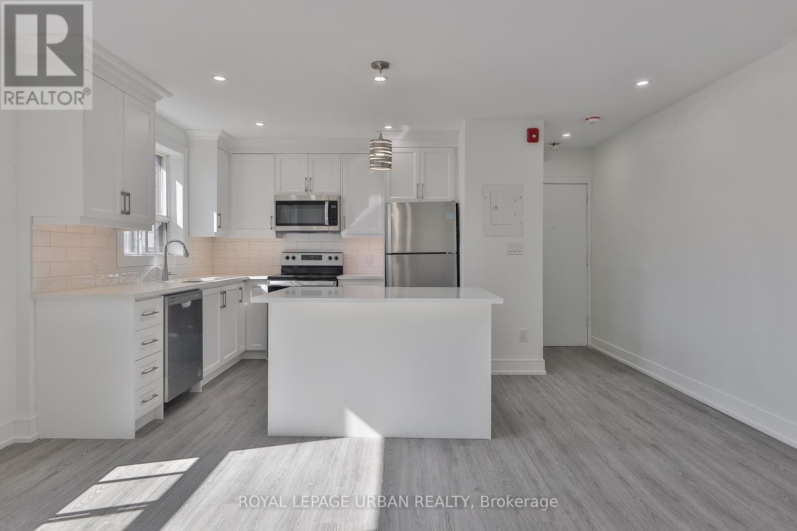 Property Photo:  2841 Keele Street 7  ON M3M 2G7 