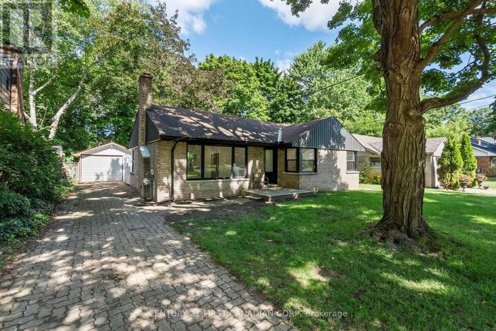 Photo de la propriété: 32 Braemar Crescent ON N6H 2X1