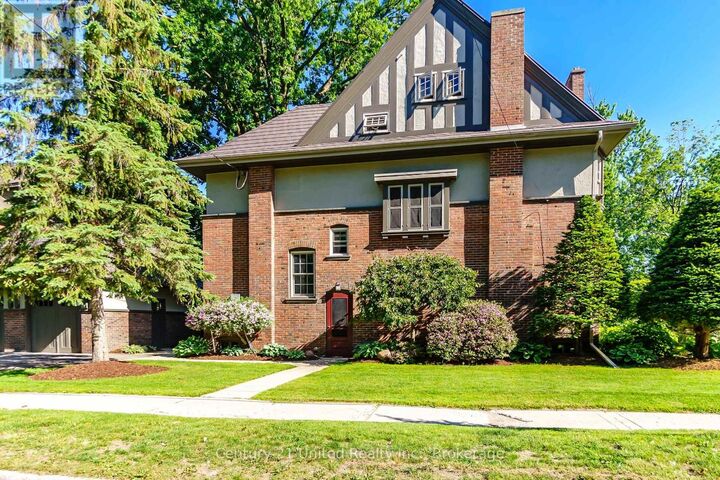 Photo de la propriété:  408 Belmont Avenue  ON K9H 4S7 
