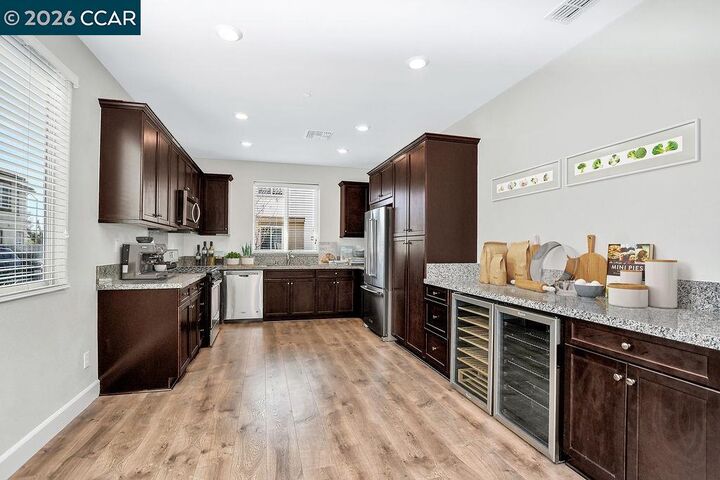Property Photo: 232 Caterina Way CA 94545