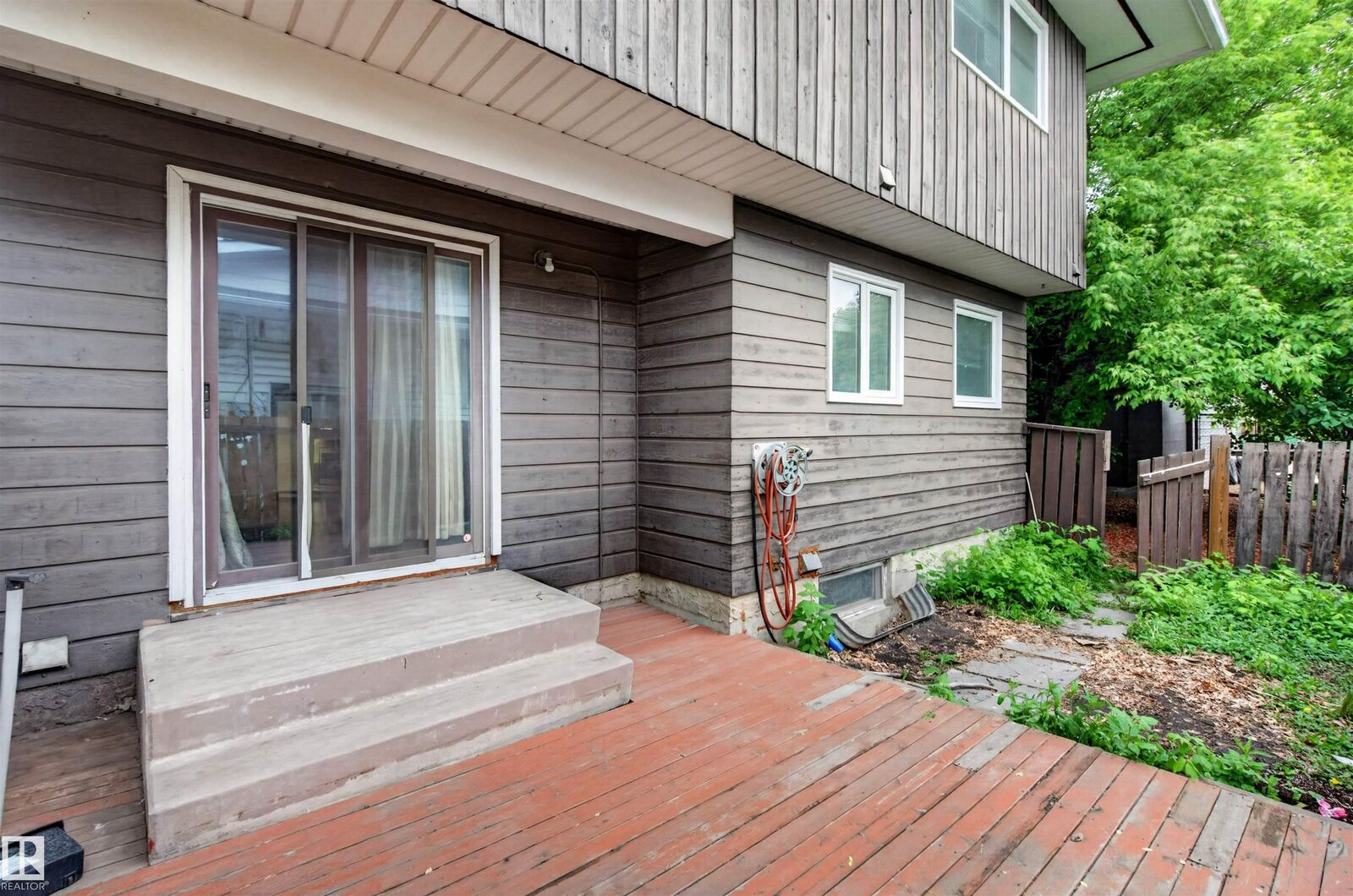 Property Photo:  4275 76 Street NW 1  AB T6K 2M9 