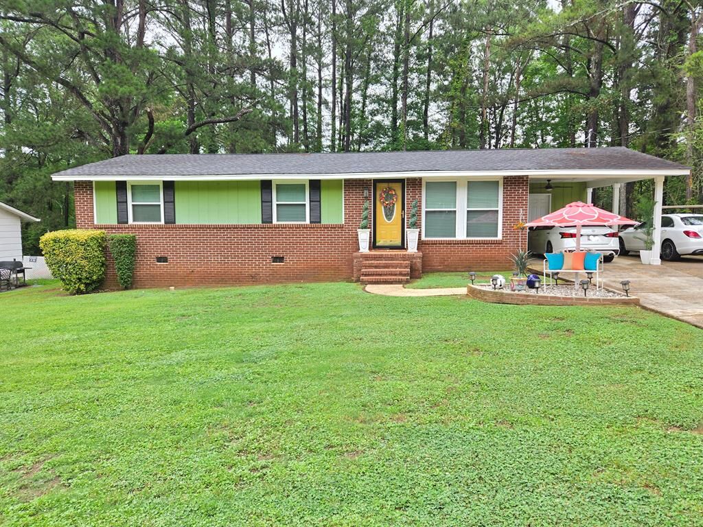 Property Photo:  112 Sir Lancelot Street  GA 30241 