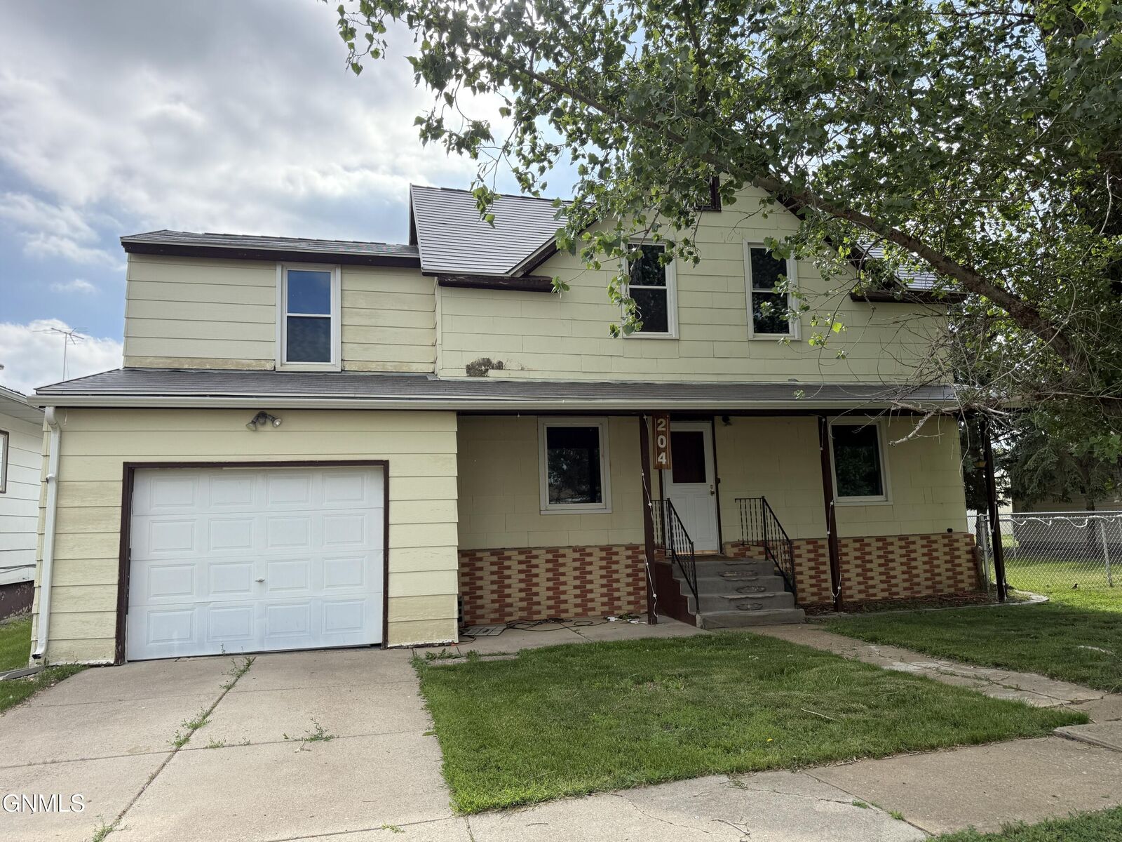 Property Photo:  204 D Street S  ND 58631 