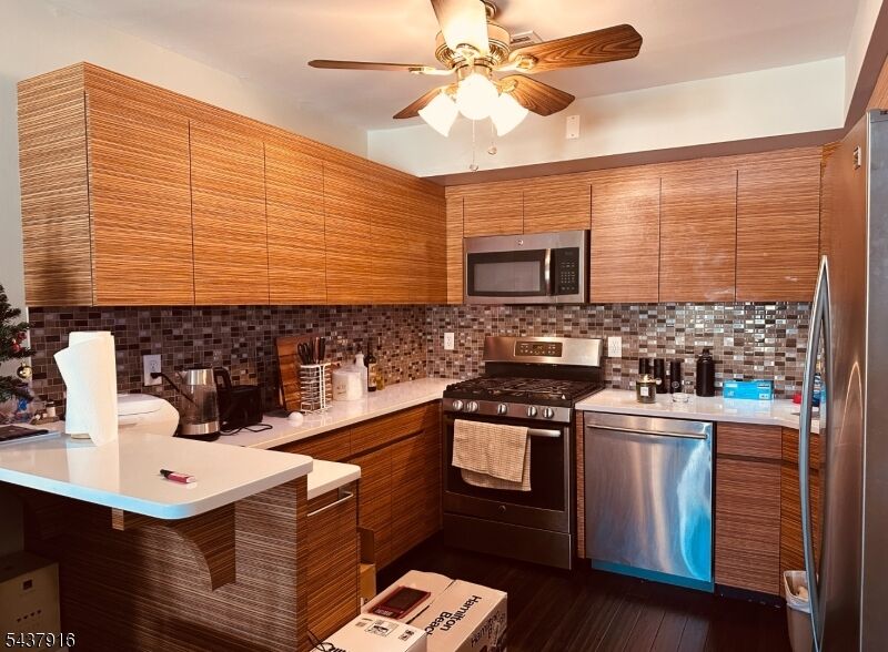 Property Photo:  105 Newark Pompton Tpke B24  NJ 07440 