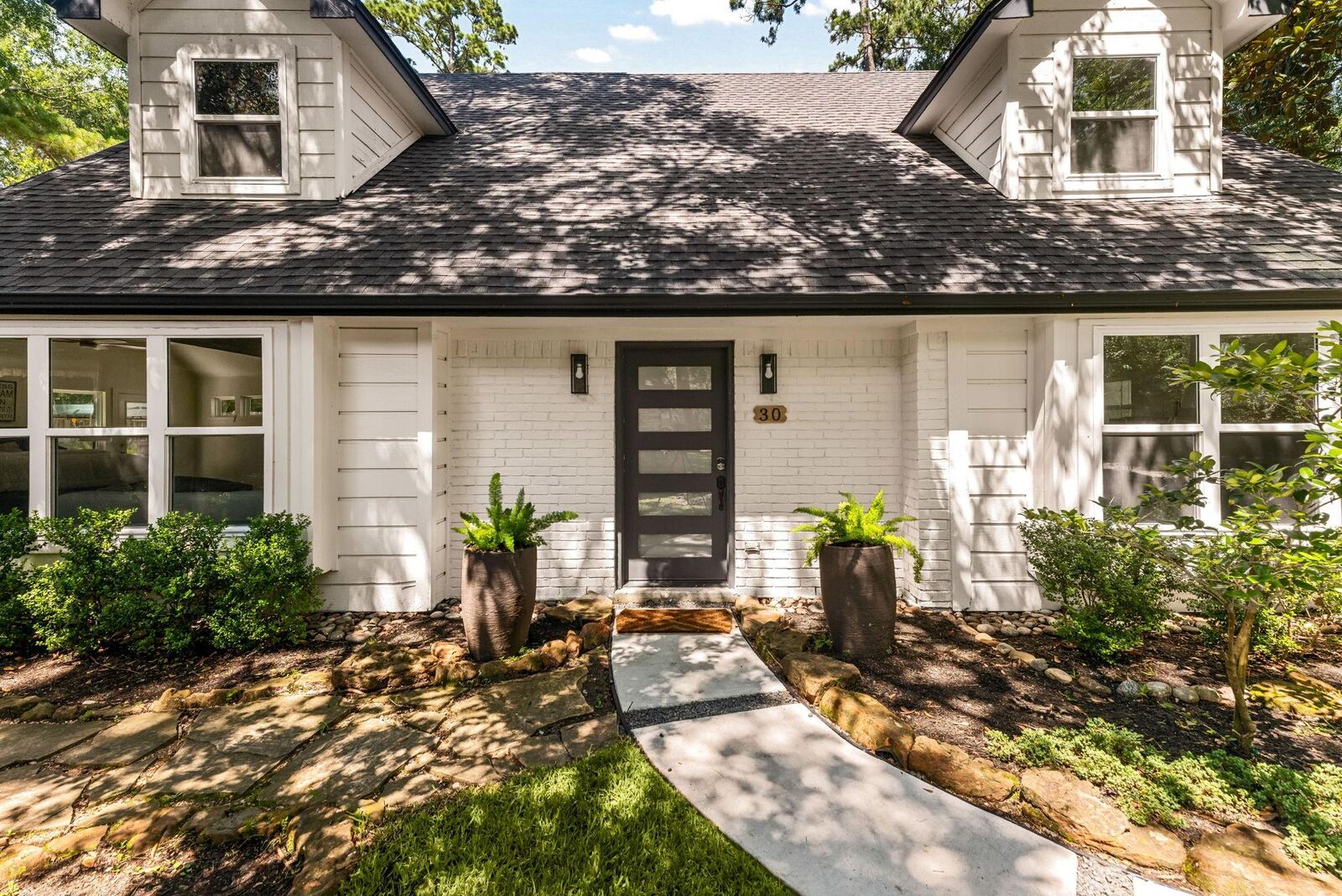 Property Photo: 30 Willowherb Court TX 77380