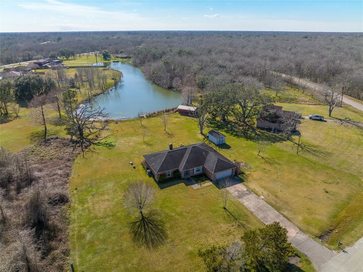 Property Photo: 140 Lakewood Drive TX 77515