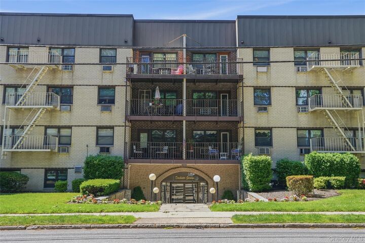 Property Photo:  2241 Palmer Avenue 4M  NY 10801 